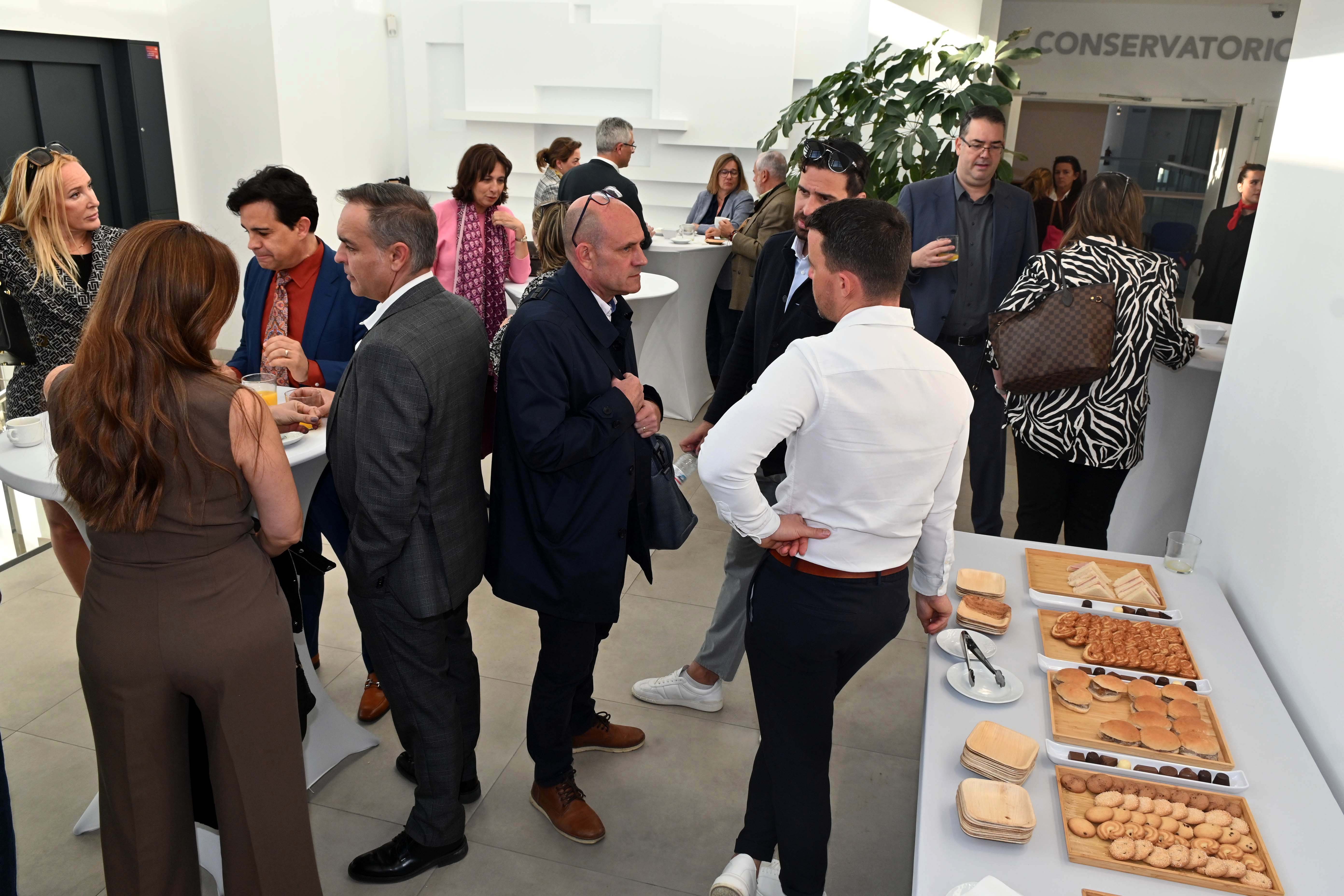SUR in English real estate and property investment forum in Estepona, in pictures
