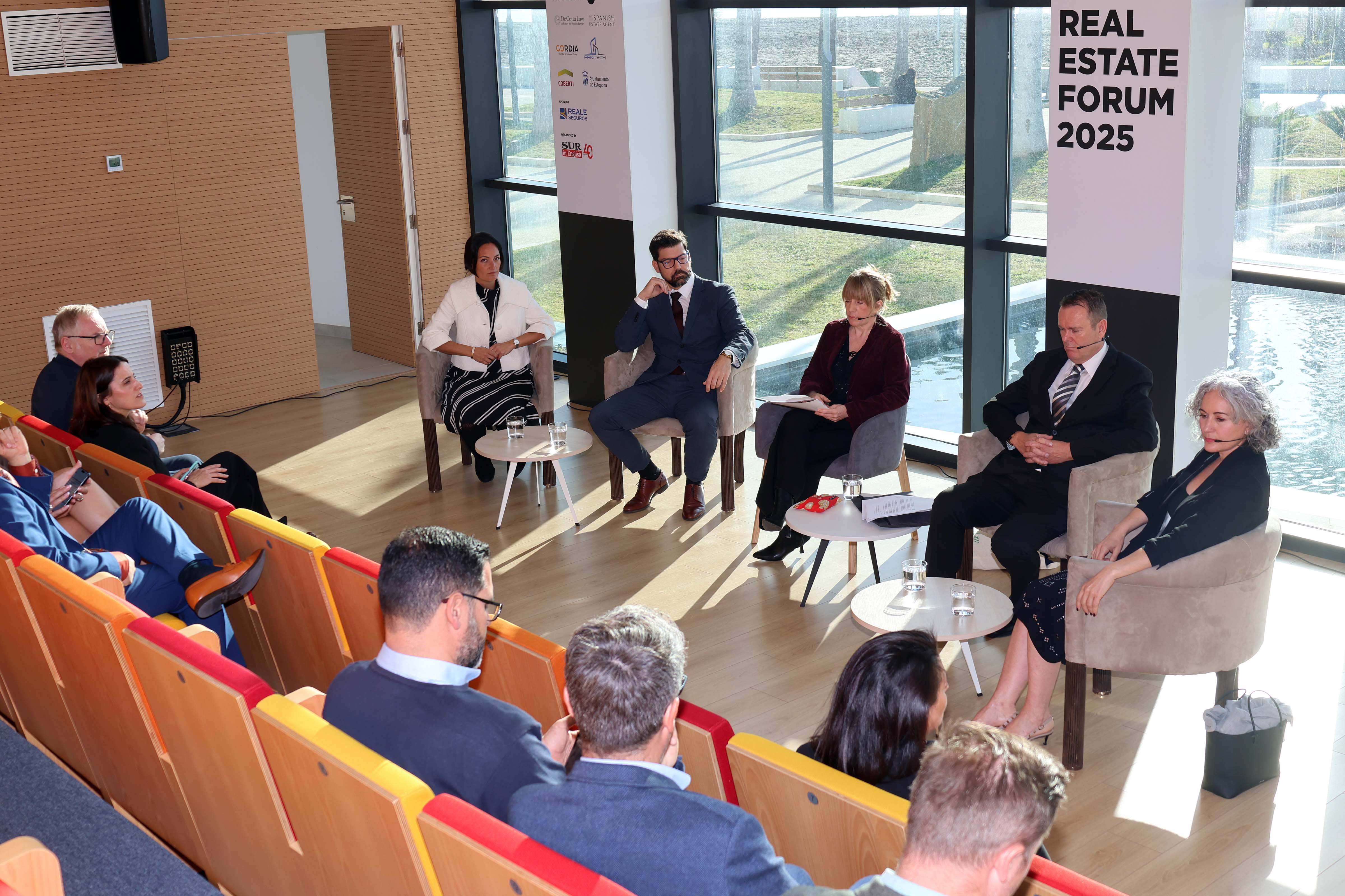 SUR in English real estate and property investment forum in Estepona, in pictures